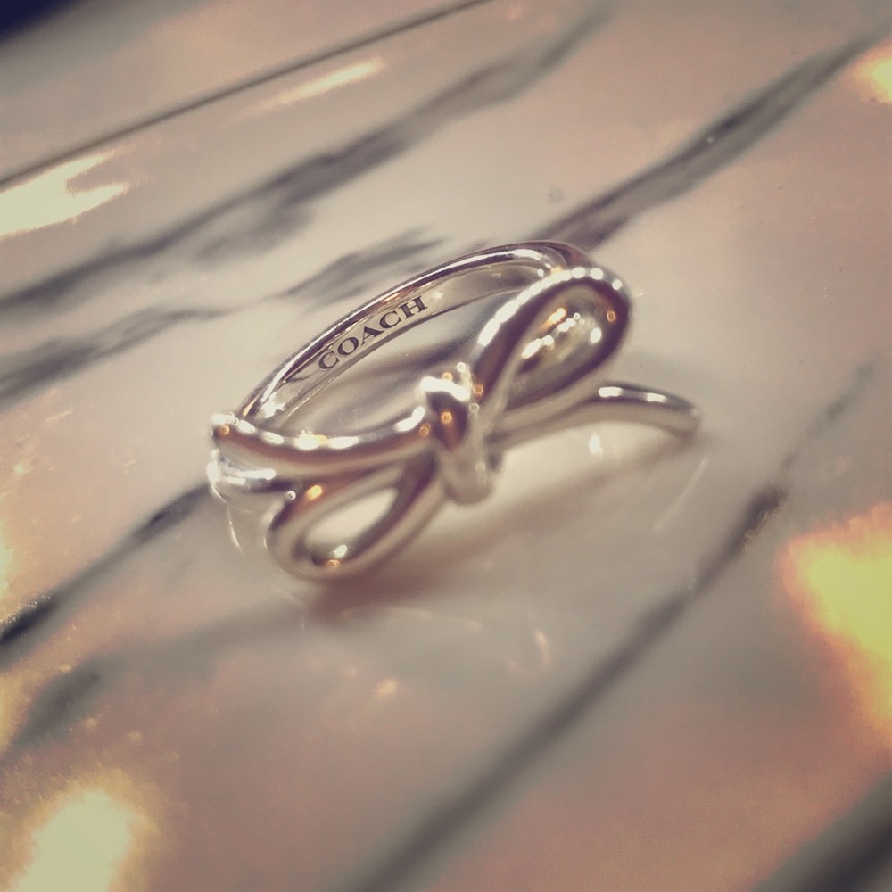 Coach Sterling Silver Bow Ring💍🎀